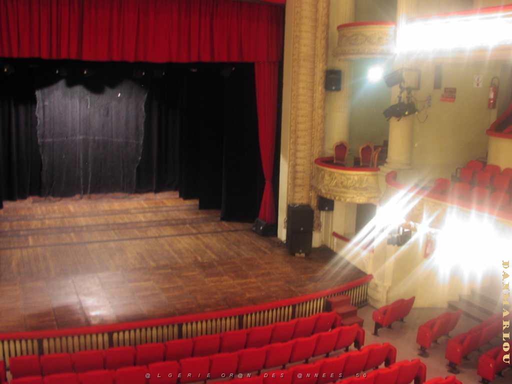ORAN LE THEATRE ET SA SCENE.JPG